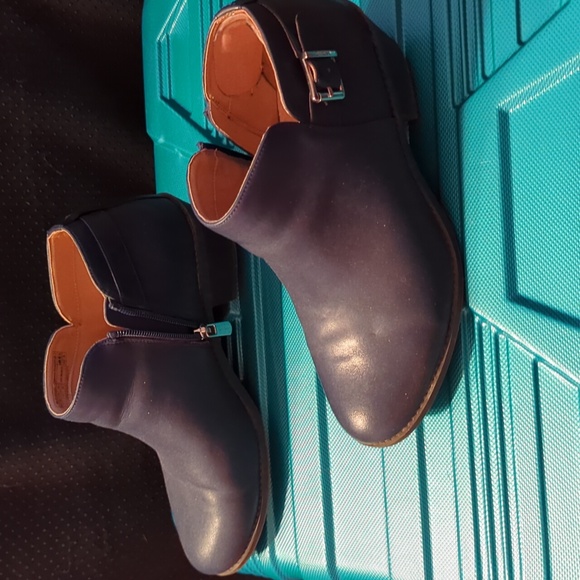 Bionic Booties - Picture 4 of 7